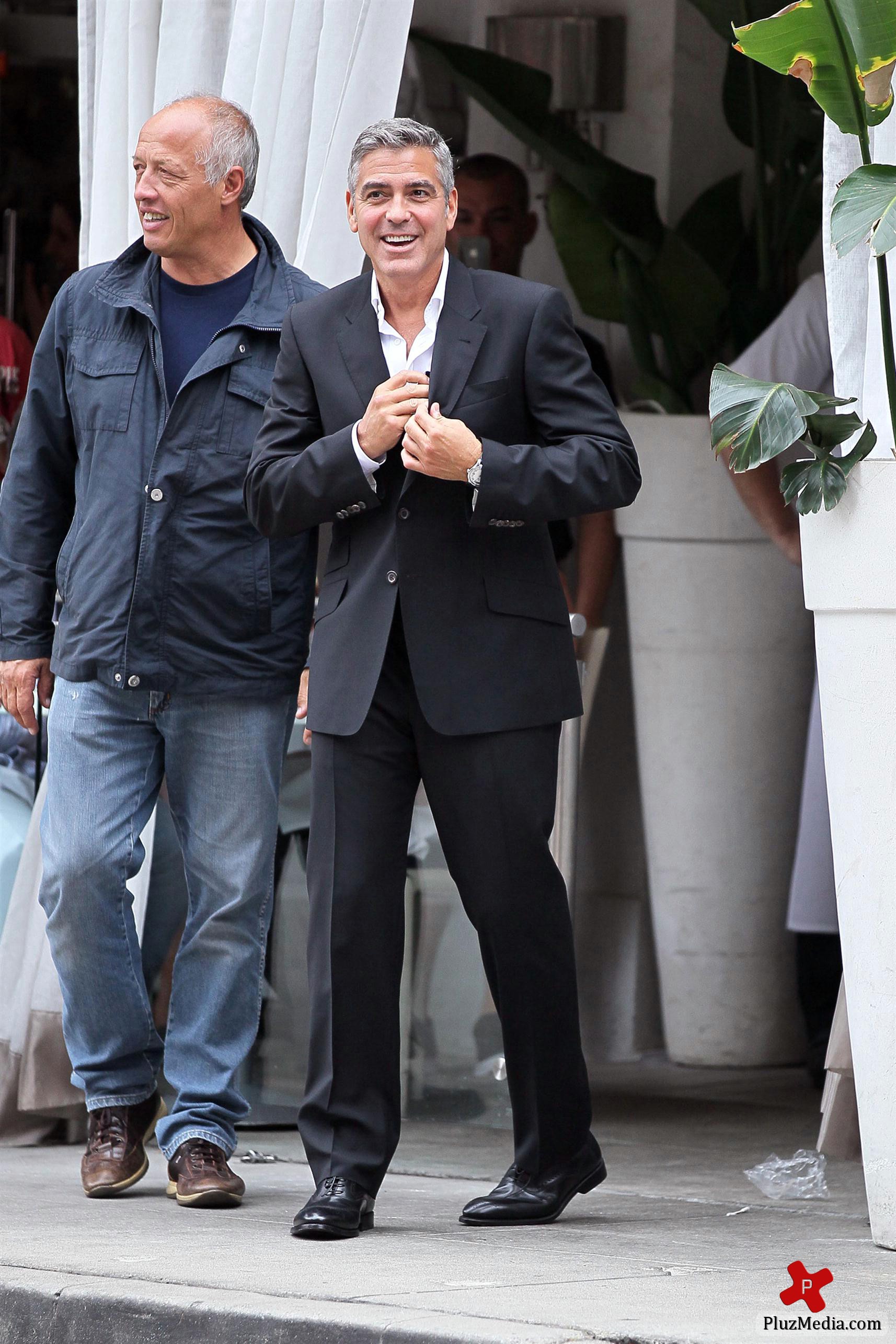 George Clooney on the set of a Mercedes Benz E300 L advert photos | Picture 78292